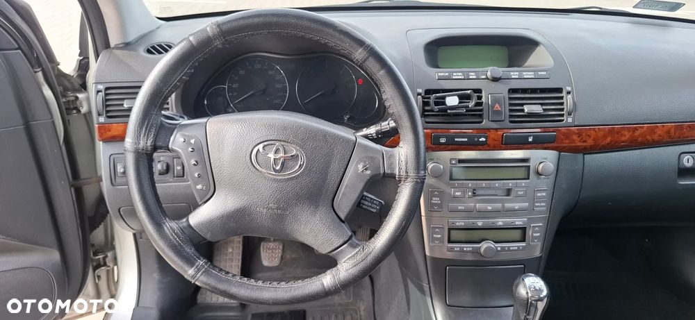 Toyota Avensis 2.0 D-4D - 6