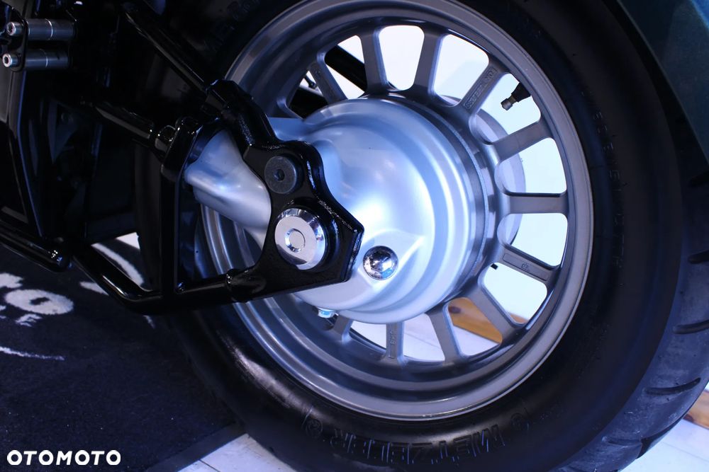 Suzuki Intruder - 30