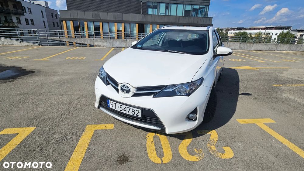 Toyota Auris 1.4 D-4D Premium - 1