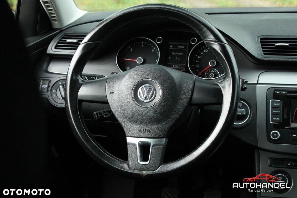 Volkswagen Passat - 10