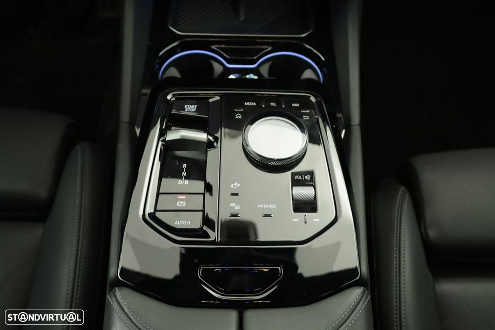 BMW i5 xDrive40 Edição Desportiva M - 17