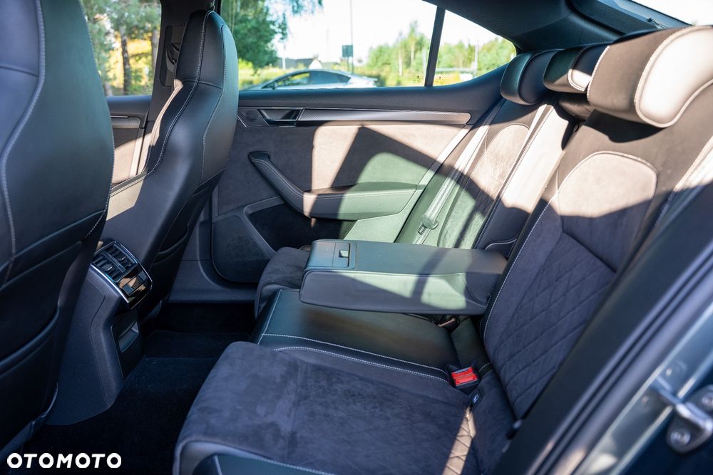 Skoda Superb 2.0 TSI Sportline DSG - 18