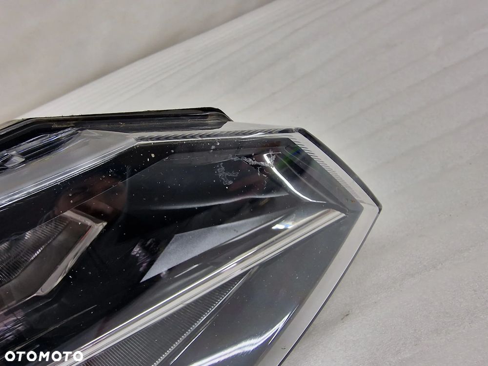 VW POLO 2G VI 17- PRAWA LAMPA PRZEDNIA PRZÓD , NR 2G1941006 , NR AUKCJI LL616 - 7