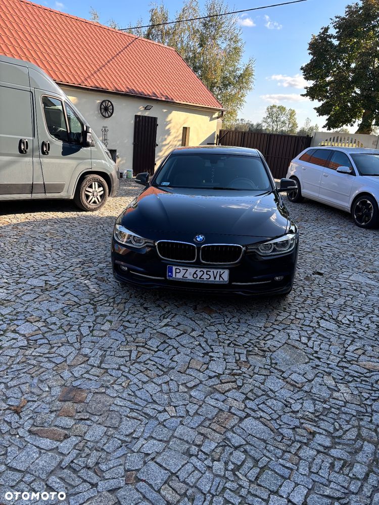 BMW Seria 3 318d Sport Line - 3