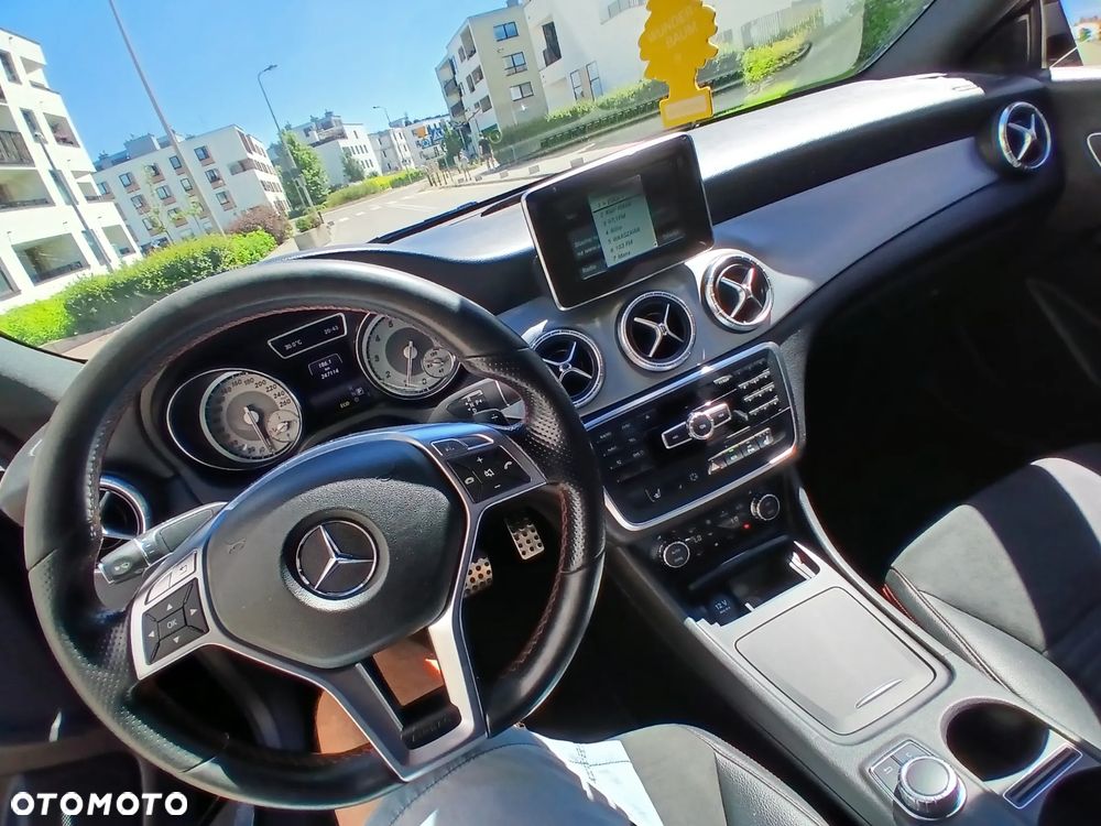 Mercedes-Benz CLA - 16