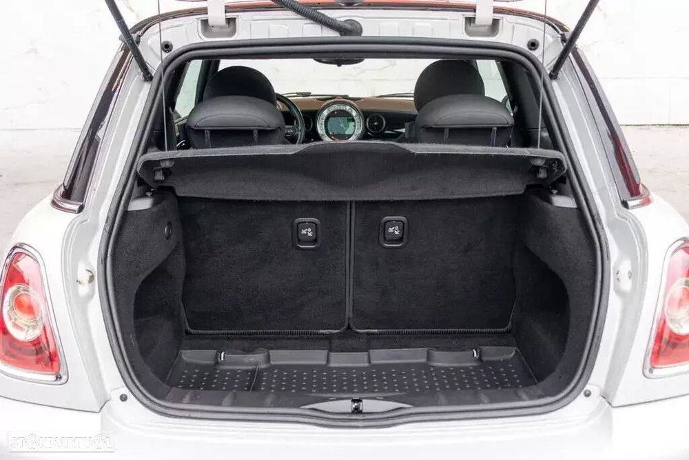MINI 3 Portas Cooper SD - 17