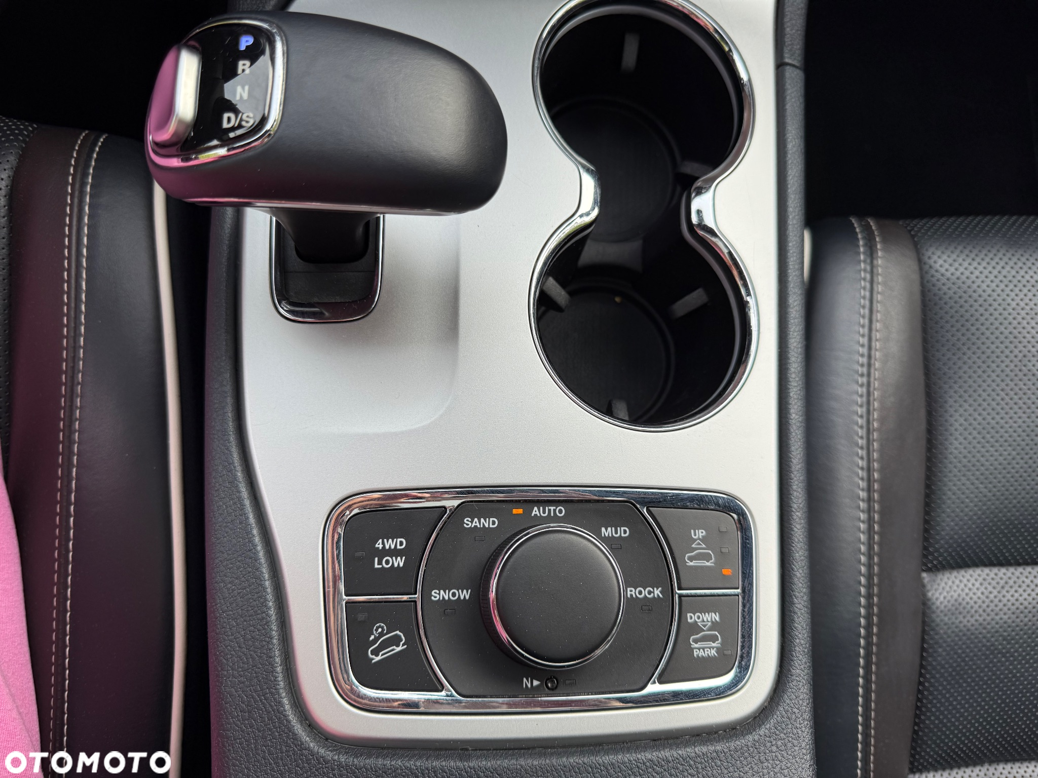 Jeep Grand Cherokee - 26