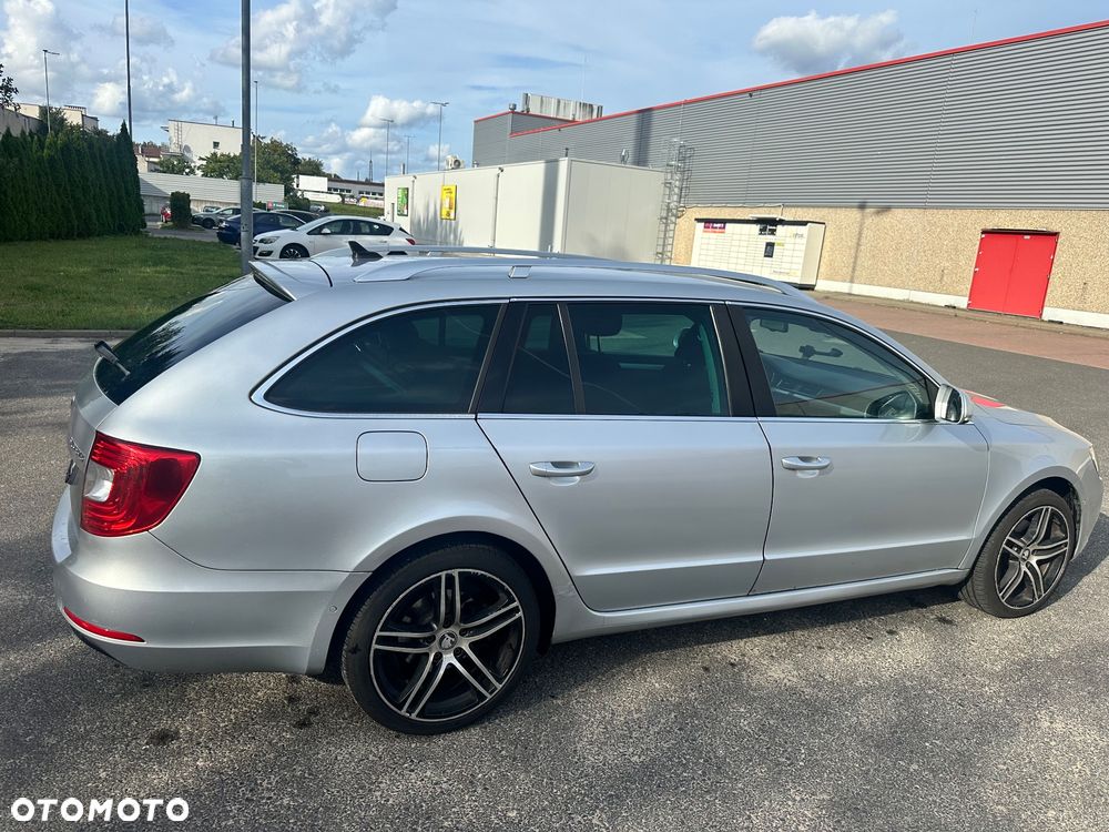 Skoda Superb 2.0 TDI Comfort DSG - 4