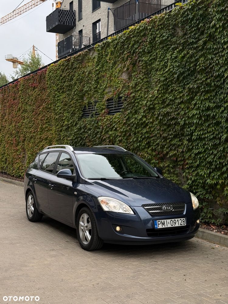 Kia Ceed 2009 photo 3