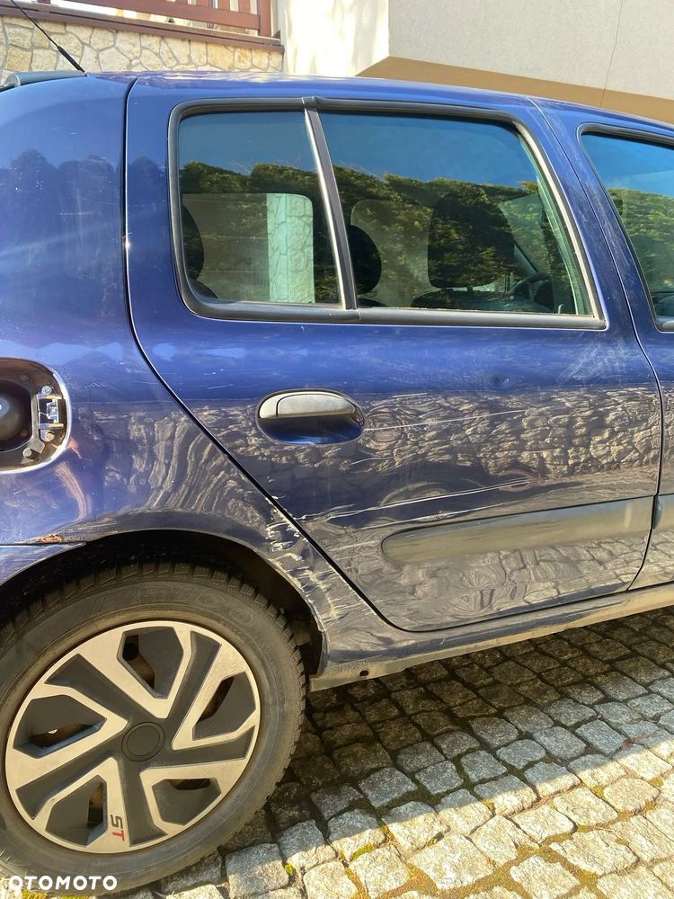 Renault Clio 1.2 16V Authentique - 31