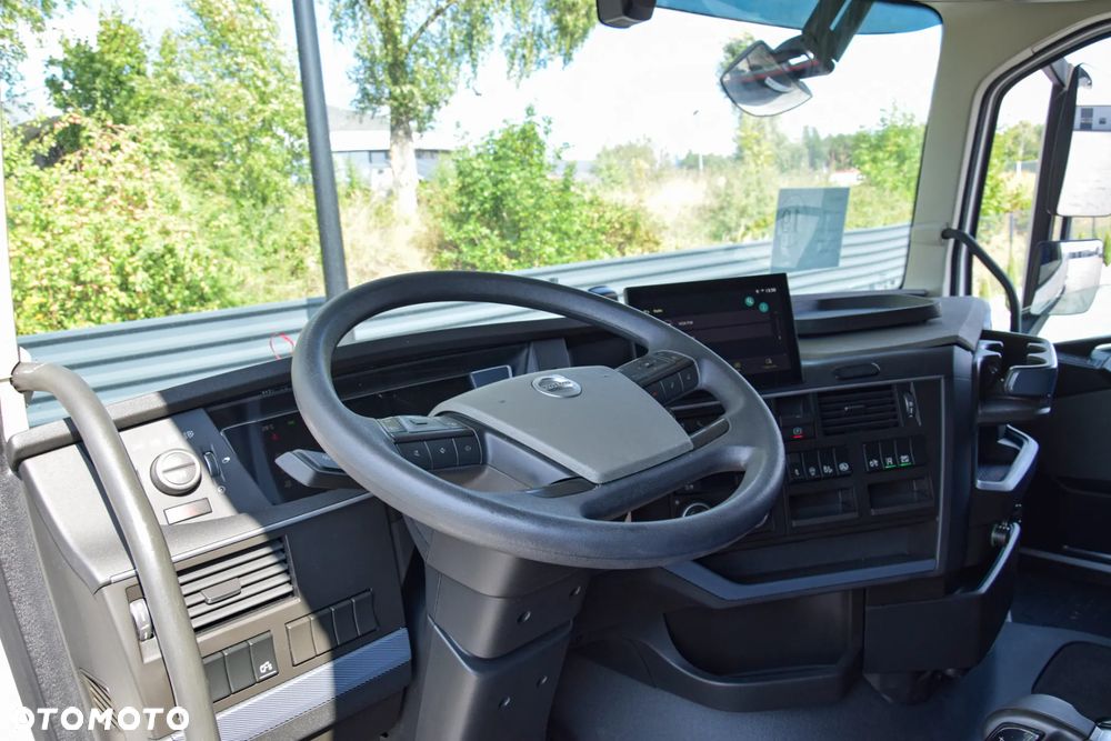 Volvo FH500 / EURO 6 / NOWY MODEL / KLIMATYZACJA POSTOJOWA / ACC / LEDY / 2 ZBIORNIKI PALIWA / FULL SPILERY / 2022 / SERWISOWANY / SPROWADZONY - 23