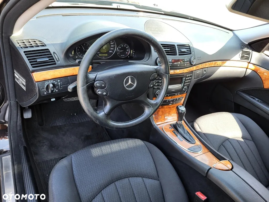 Mercedes-Benz Klasa E 200 Kompressor NGT Automatik Classic - 9