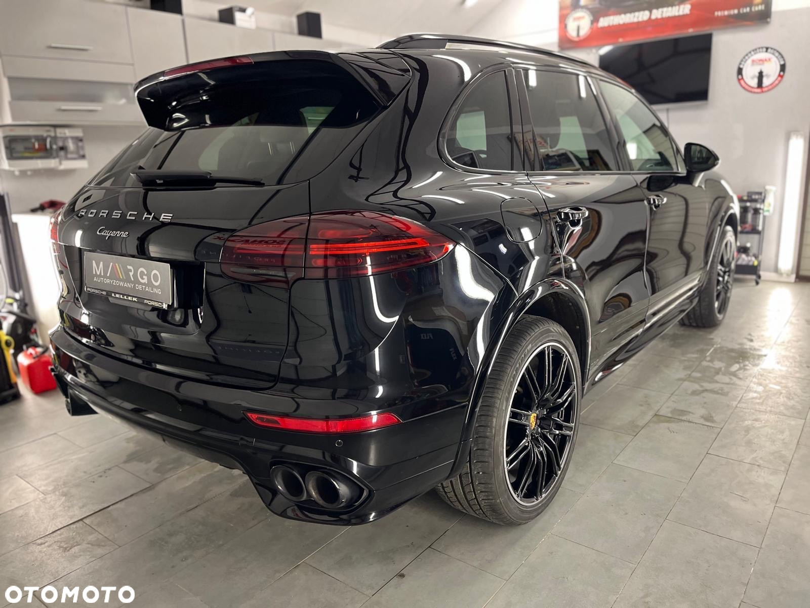 Porsche Cayenne - 2