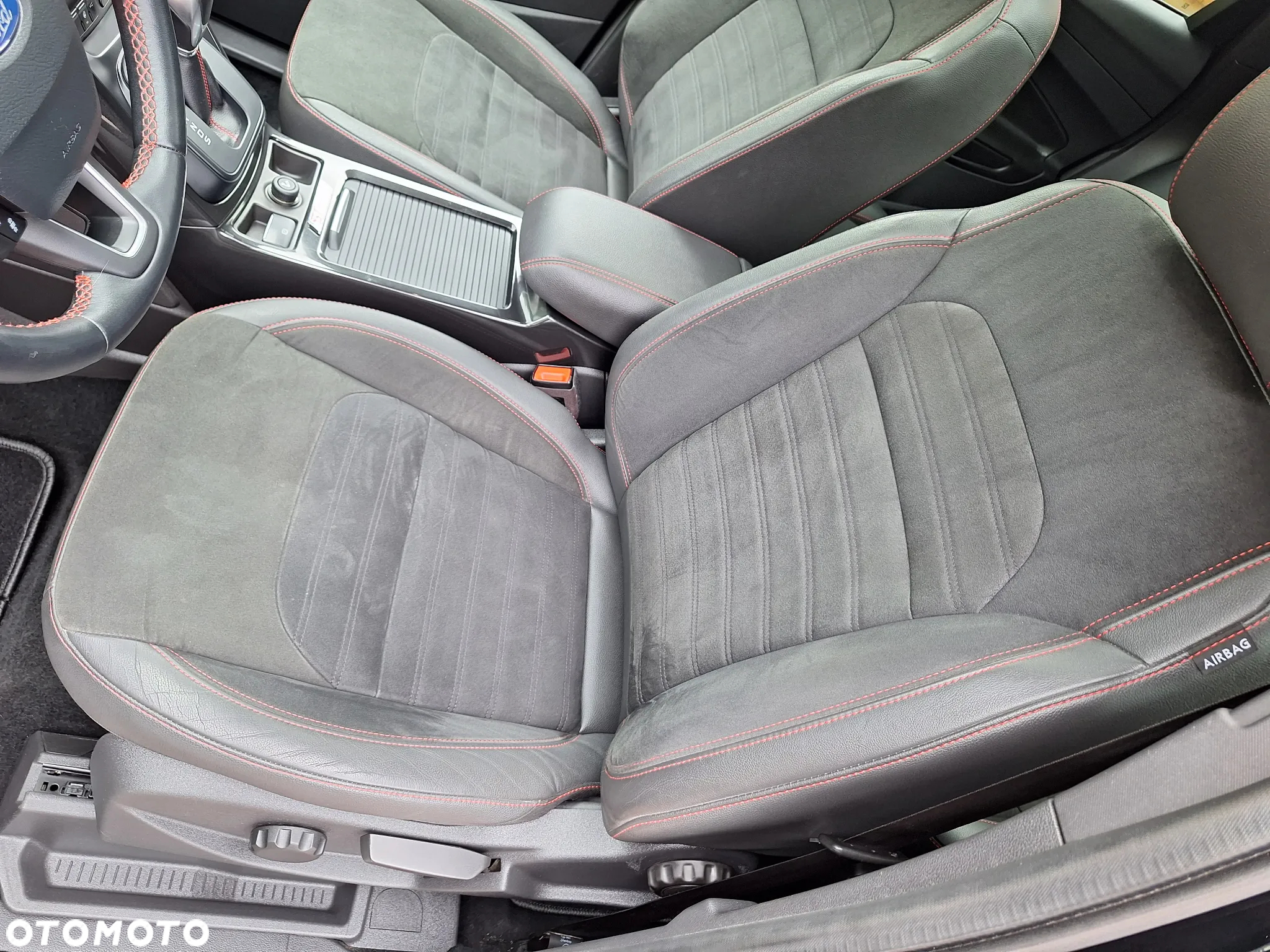 Ford Kuga 2.0 TDCi AWD ST-Line Black - 19