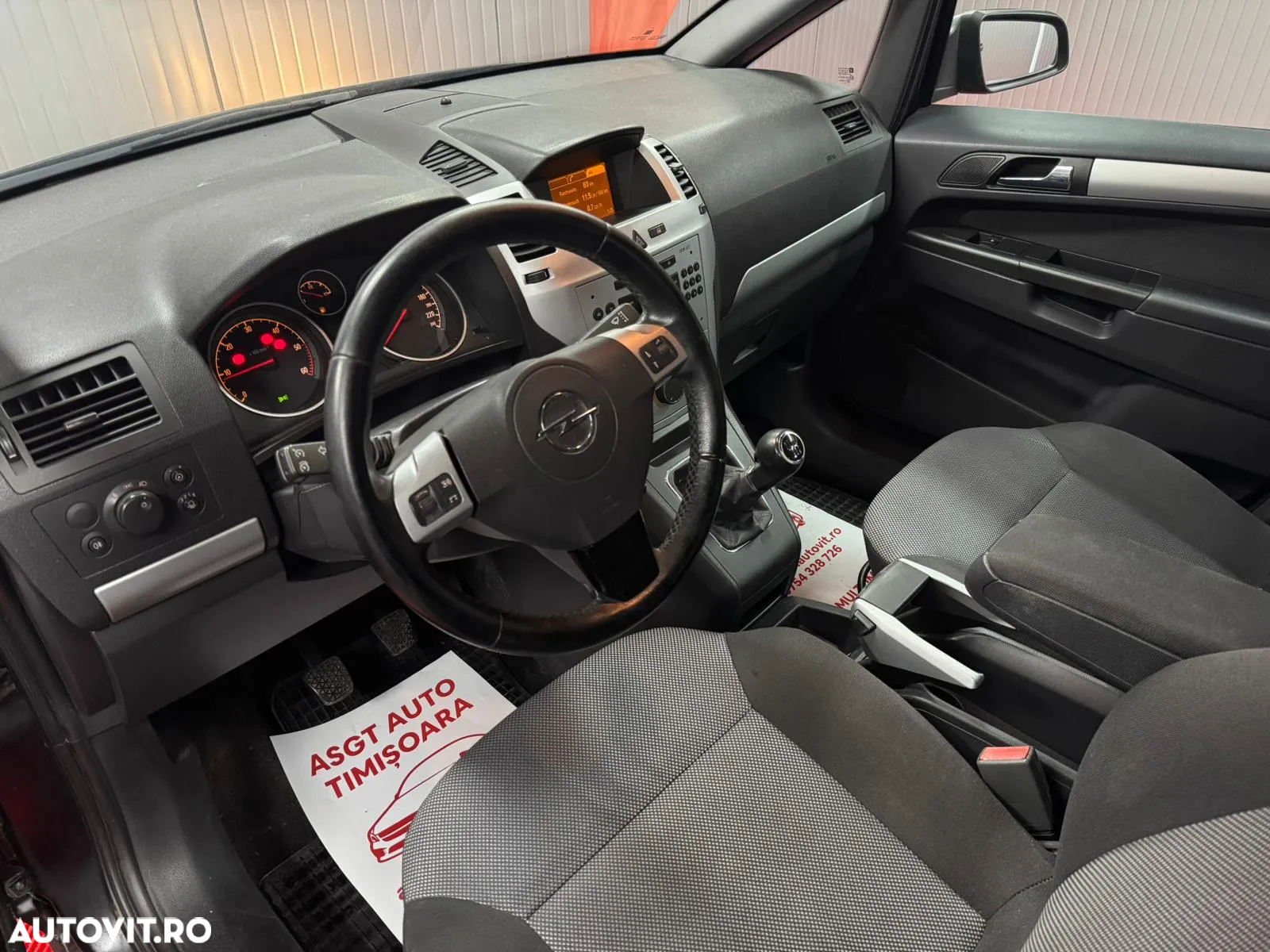Opel Zafira - 9