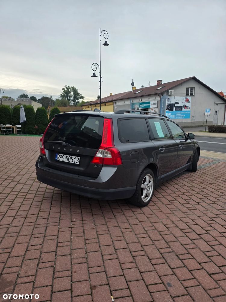 Volvo V70 2.0 - 15