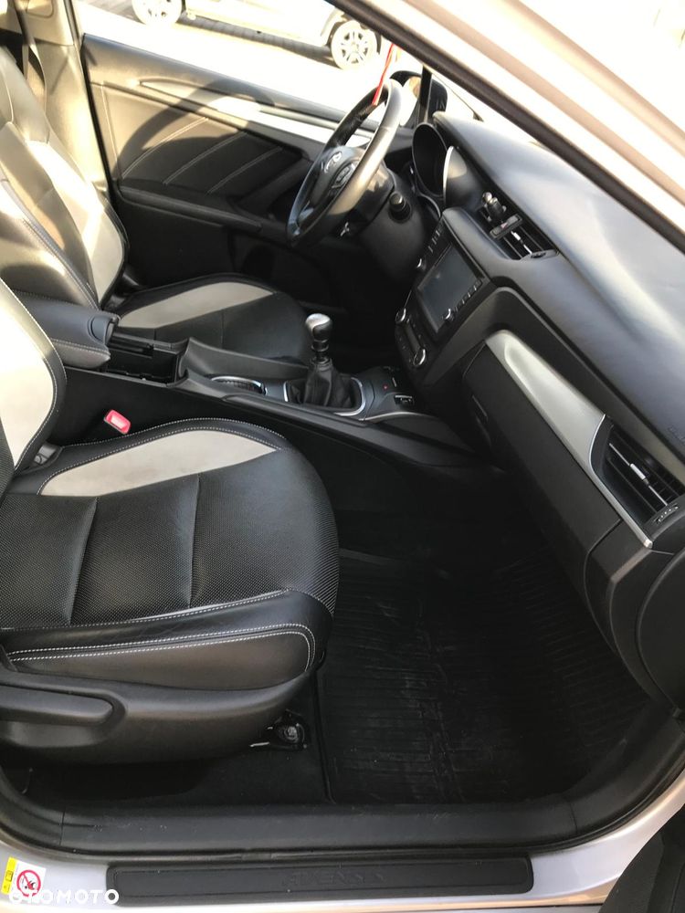 Toyota Avensis 2.0 D-4D Prestige - 6