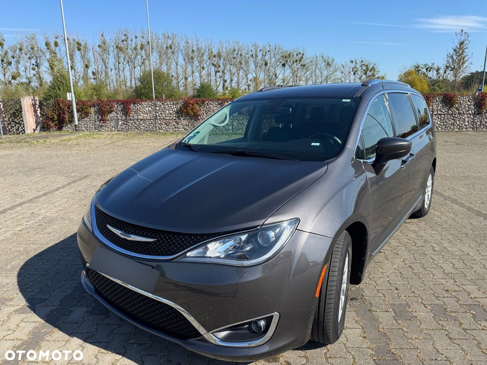 Chrysler Pacifica - 6