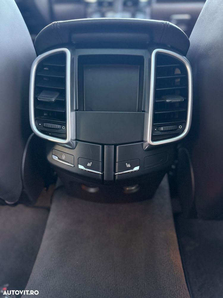 Porsche Cayenne - 18