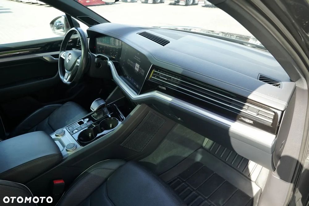 Volkswagen Touareg 3.0 V6 TDI SCR 4Mot R-Line - 30