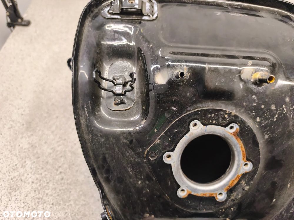Bak, zbiornik paliwa KTM 125 Duke - 31