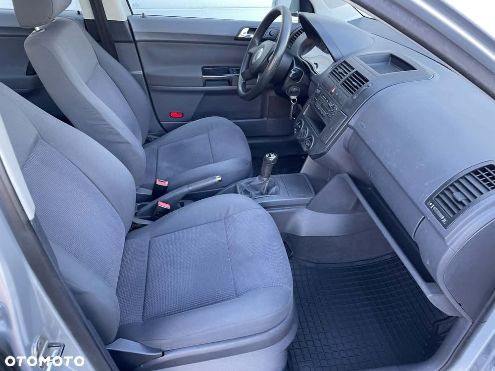 Volkswagen Polo 1.4 16V Special - 25