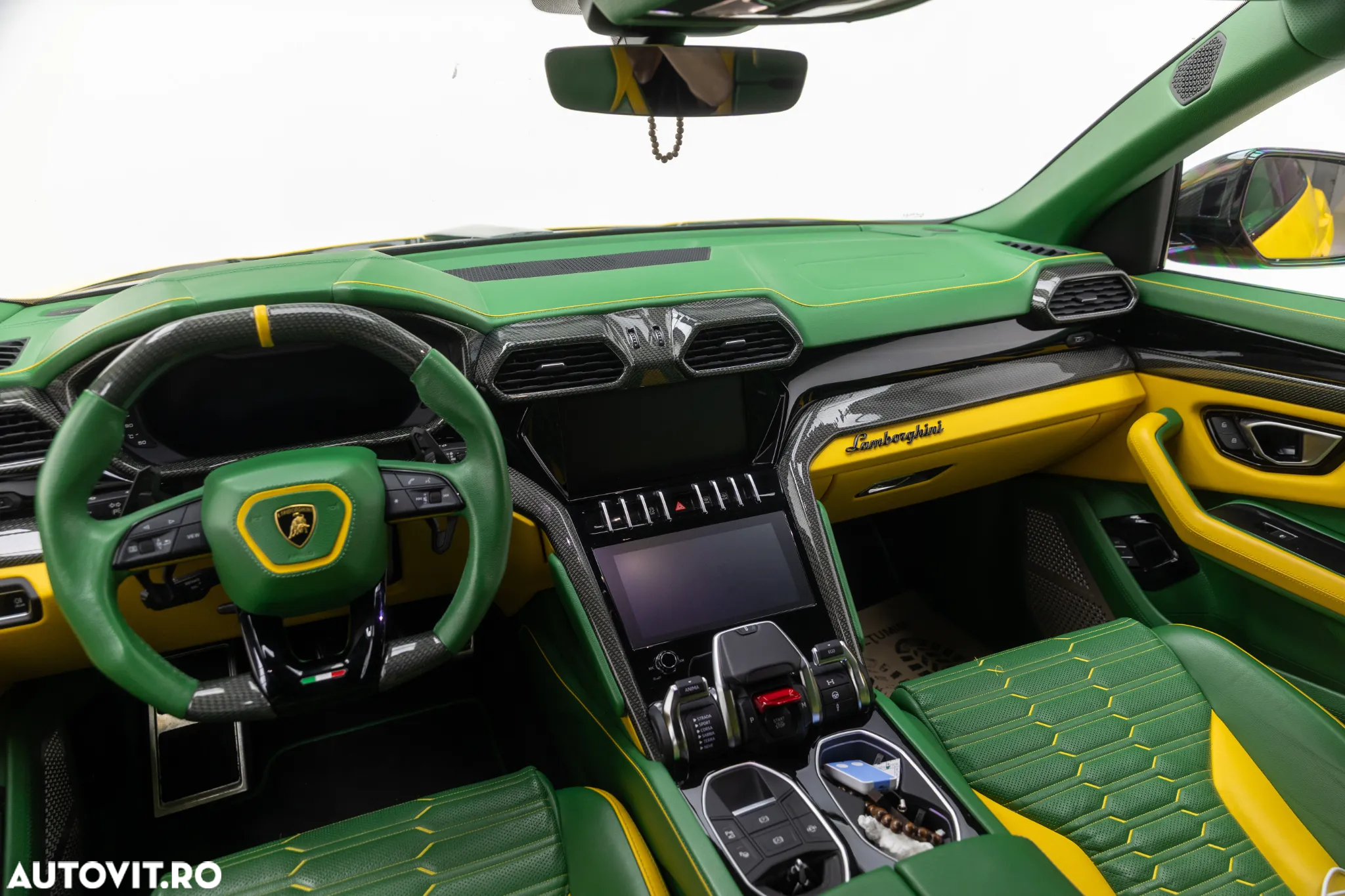 Lamborghini URUS - 24