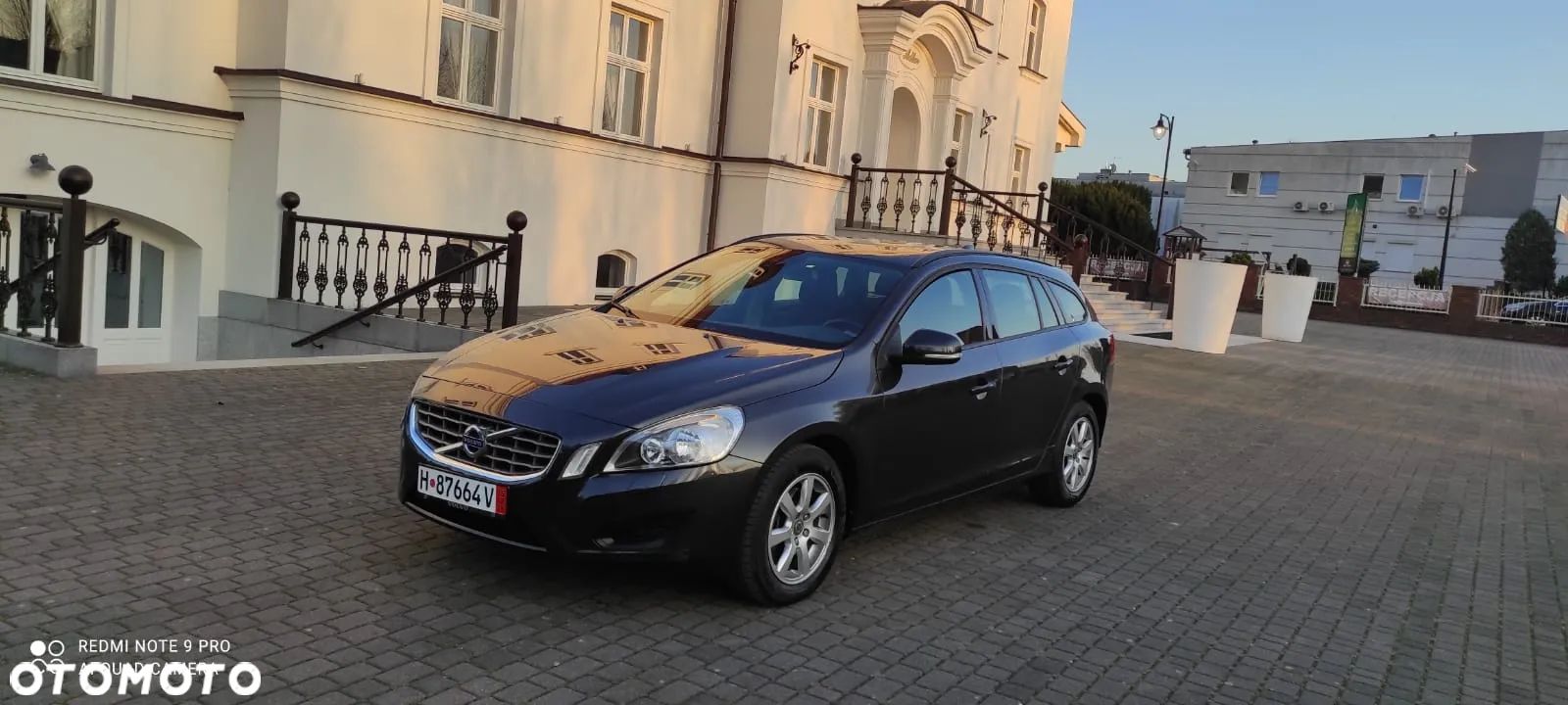 Volvo V60 2.0T Geartronic Powershift Kinetic - 1