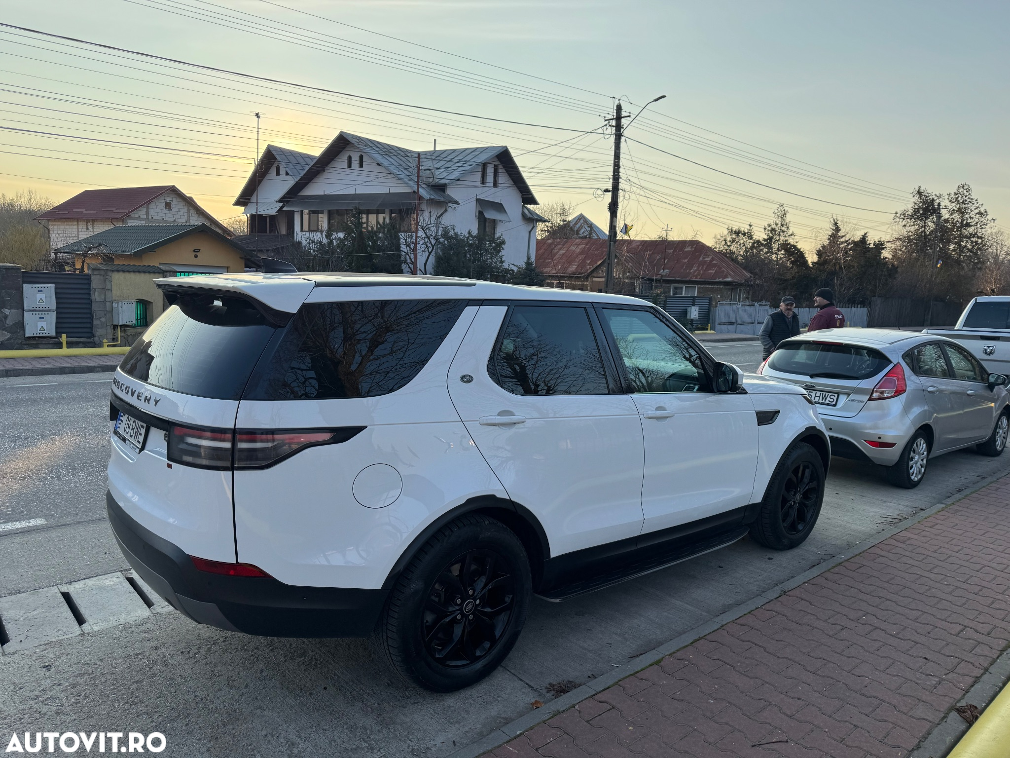 Land Rover Discovery 2.0 L TD4 SE - 7