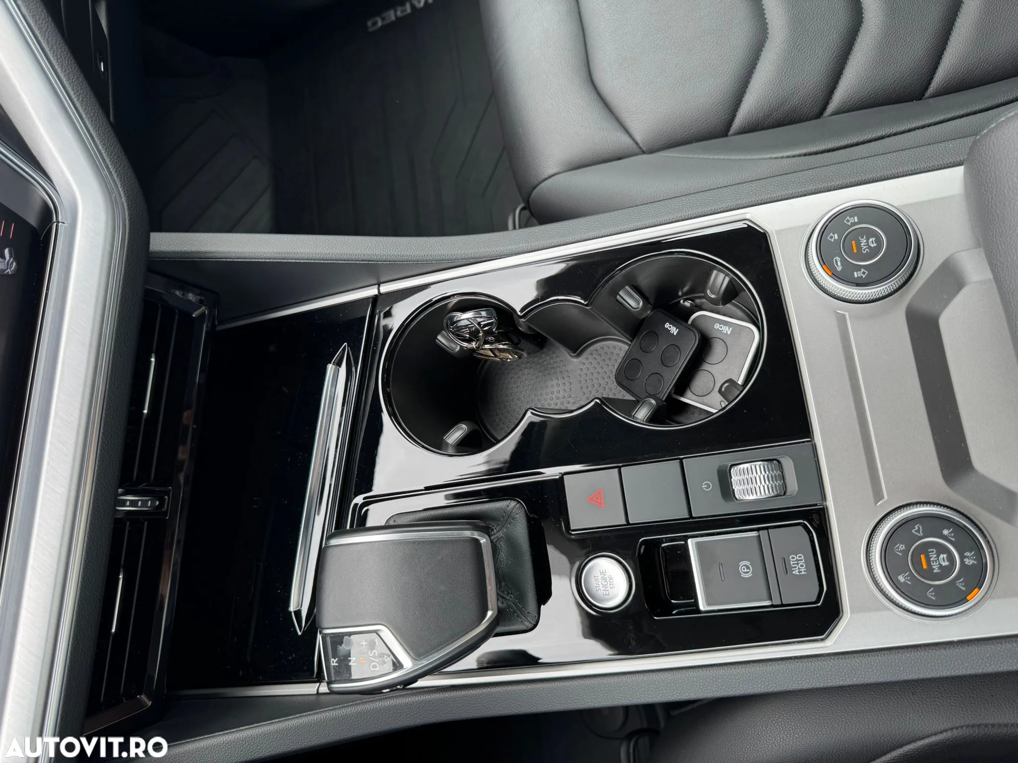 Volkswagen Touareg V6 TSI 4MOTION Elegance - 12
