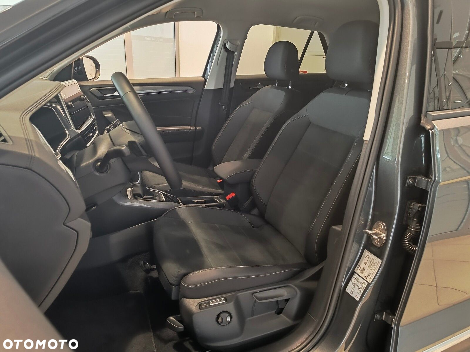 Volkswagen T-Roc - 11