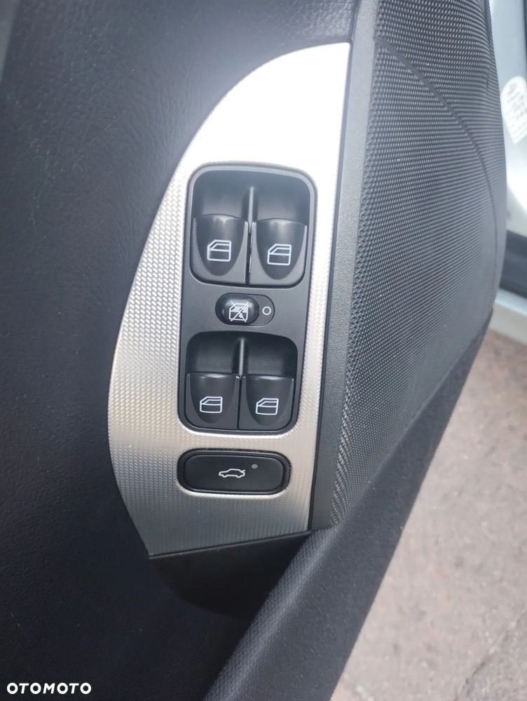 Mercedes-Benz CLK 500 7G-TRONIC Avantgarde - 26