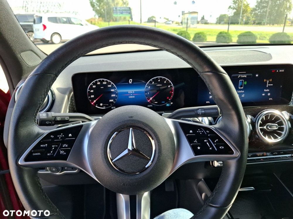 Mercedes-Benz GLB - 10