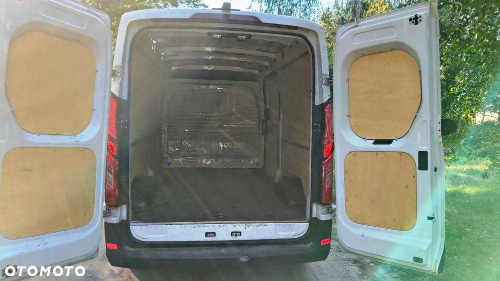 Maxus Delivery 9 - 4
