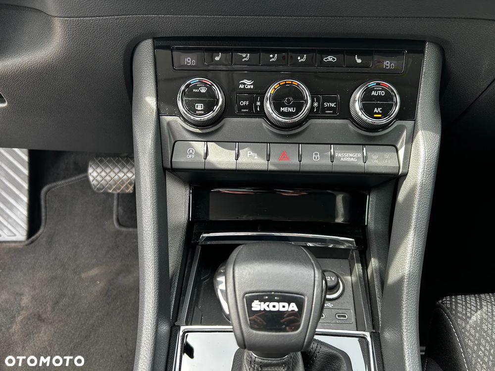 Skoda Karoq 1.5 TSI ACT 4x2 Style DSG - 31