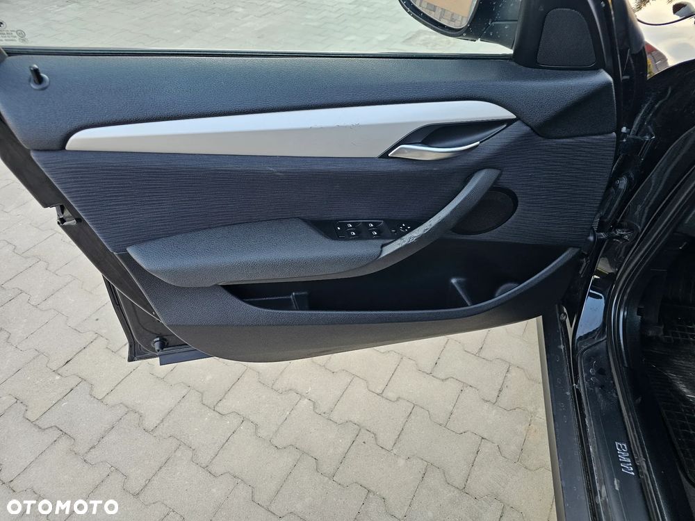 BMW X1 xDrive18d xLine - 28