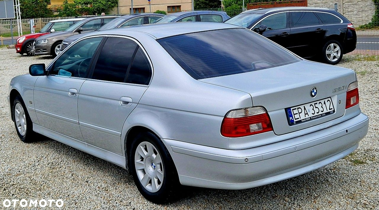BMW Seria 5 520i - 20