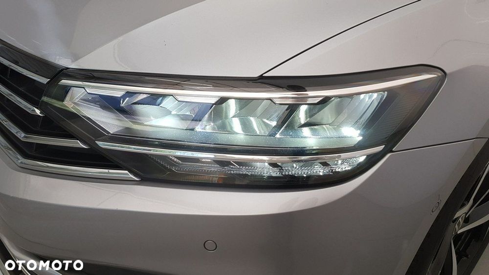 Volkswagen Passat - 10