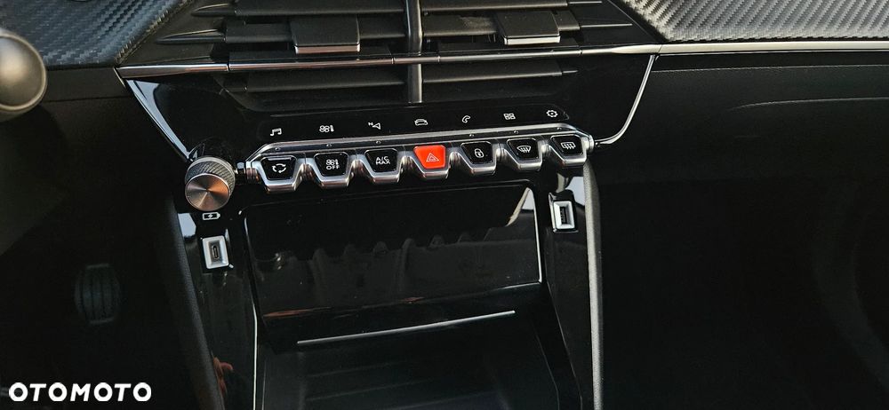 Peugeot 2008 1.2T Allure S&S - 17