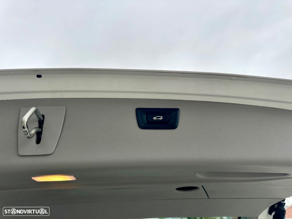 BMW 318 d Touring Auto Line Sport - 27