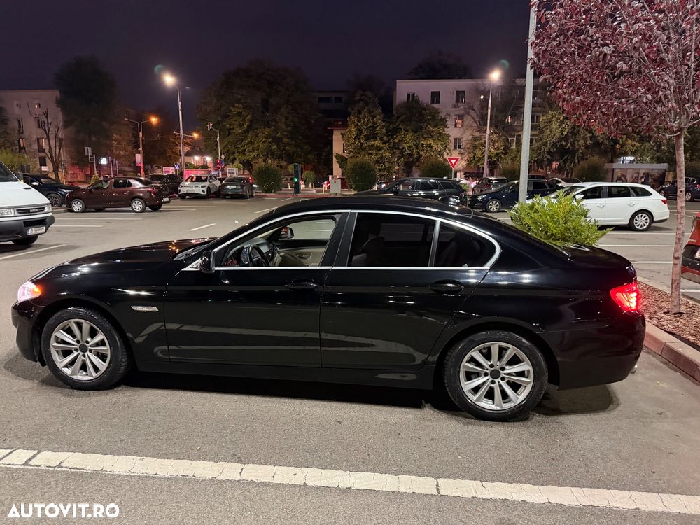 BMW Seria 5 525d xDrive - 24