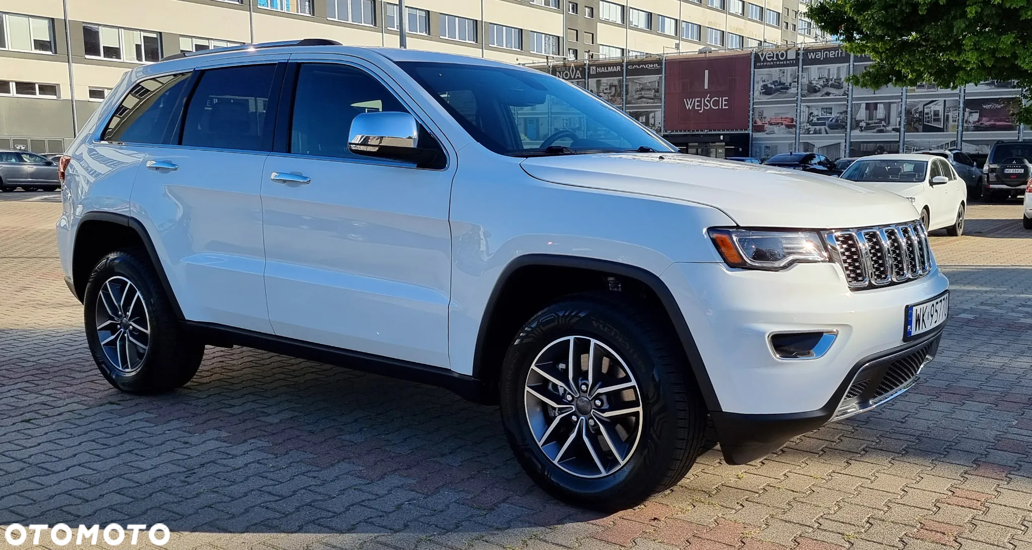Jeep Grand Cherokee - 10