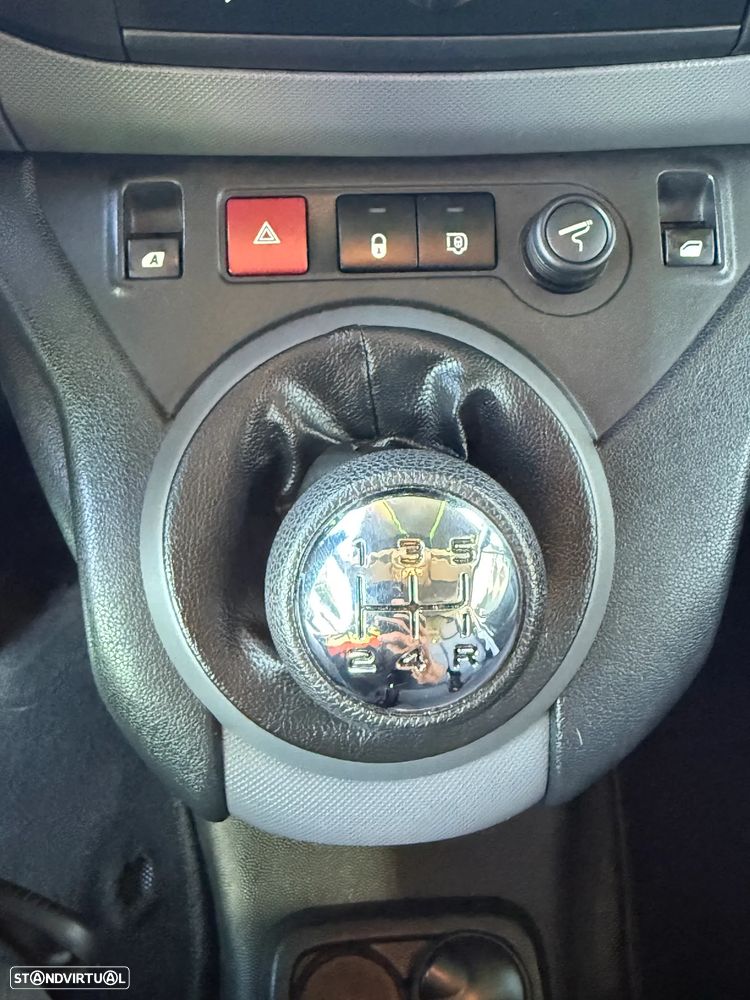 Citroën BERLINGO 1.6 HDI 3L - 23