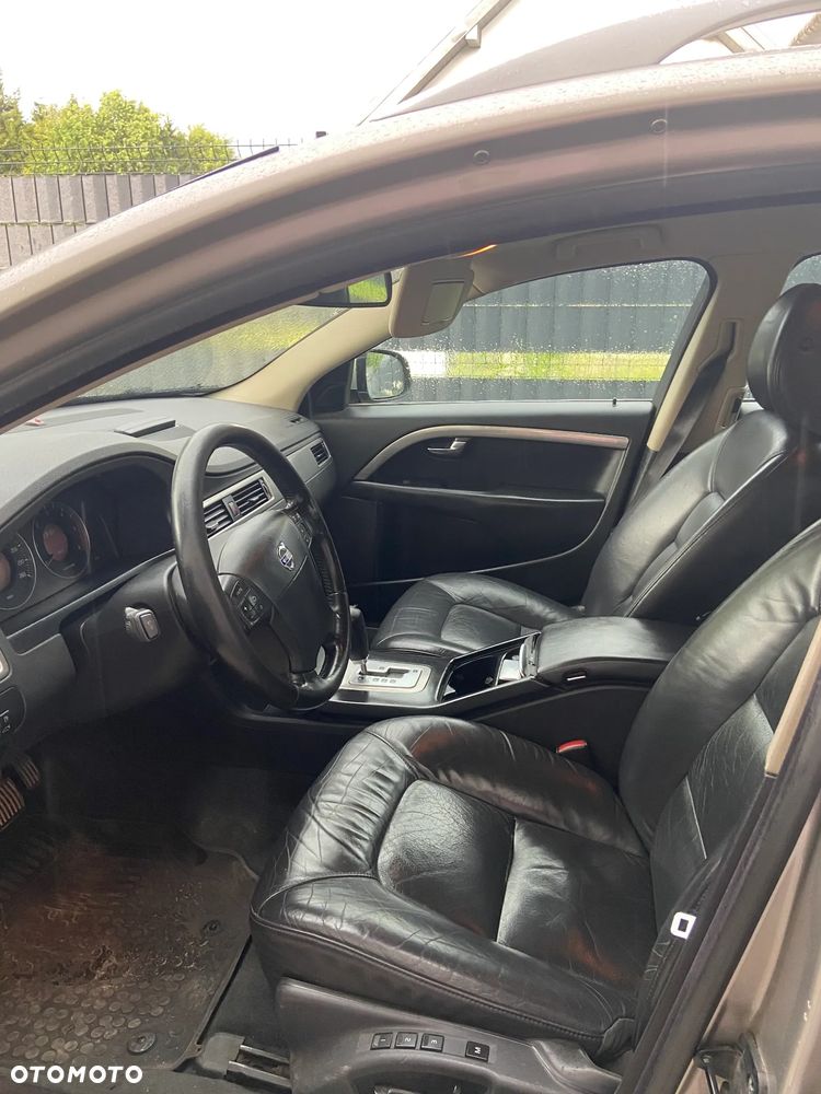 Volvo V70 2.4D Momentum - 7