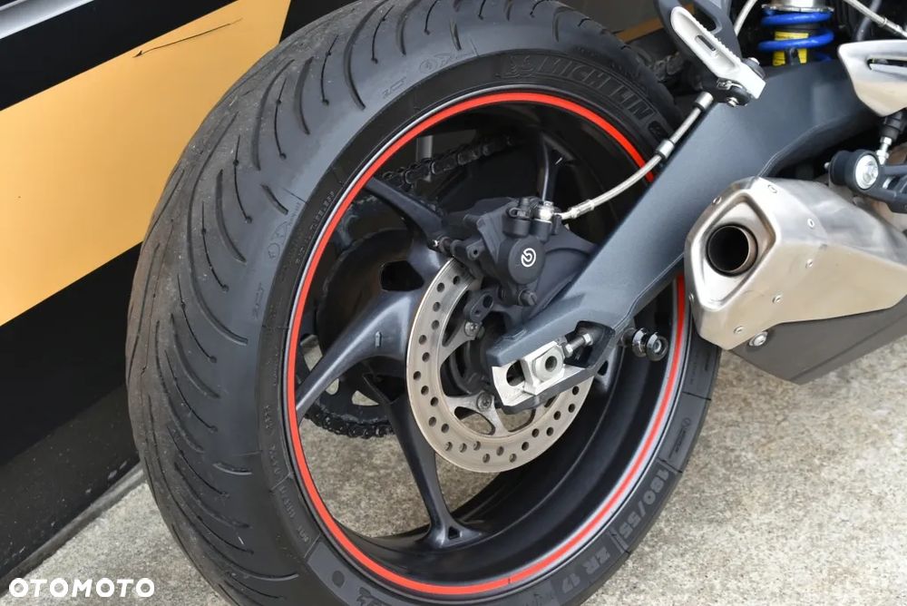 Triumph Street Triple - 30