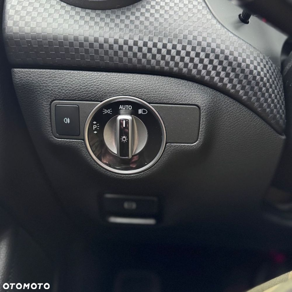 Mercedes-Benz Klasa A 180 CDI 7G-DCT AMG Line - 28