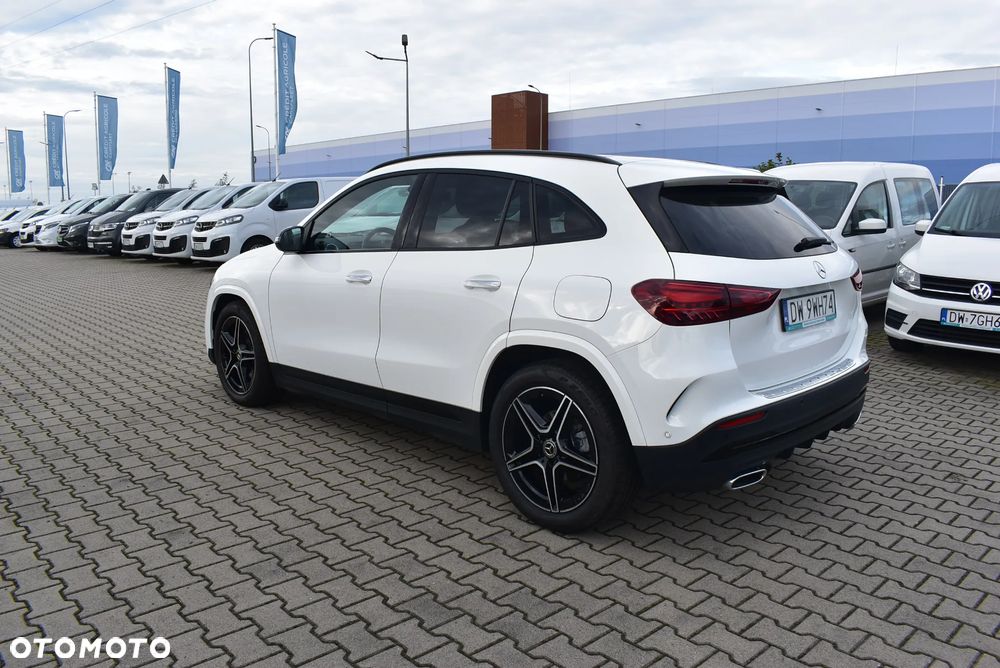 Mercedes-Benz GLA 200 d - 9