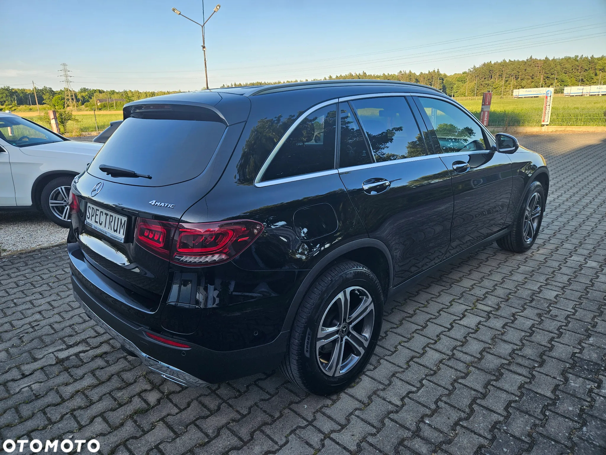 Mercedes-Benz GLC 300 e 4-Matic - 6