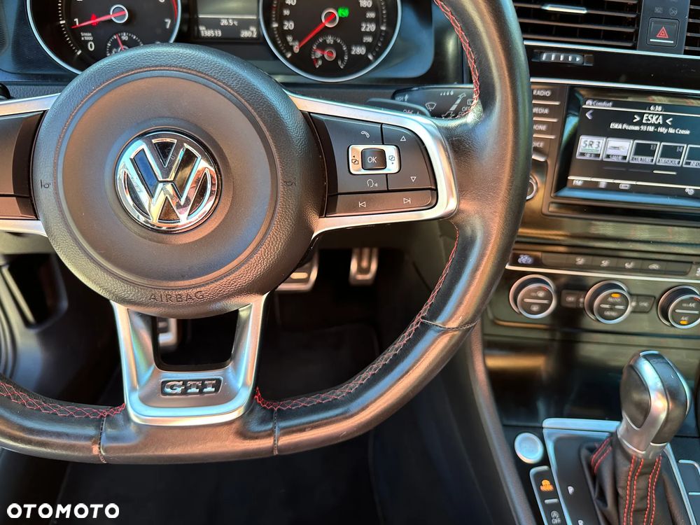 Volkswagen Golf - 11
