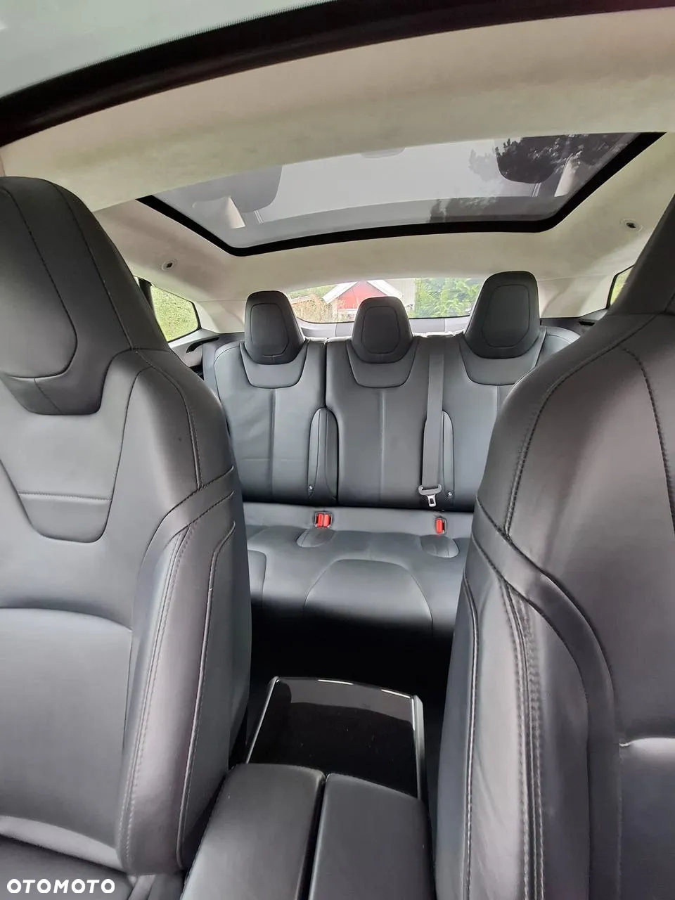 Tesla Model S - 12